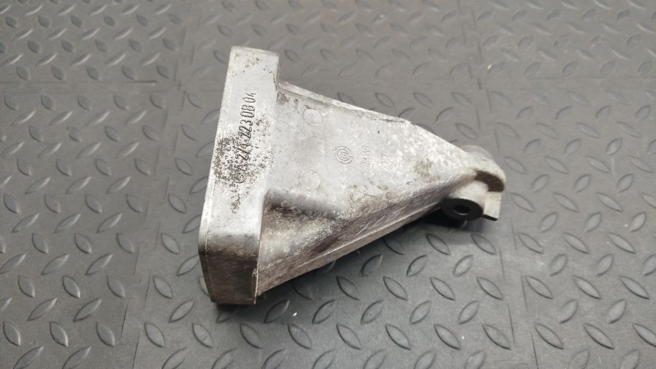 Кронштейн двигателя Mercedes C/W203 2000-2008