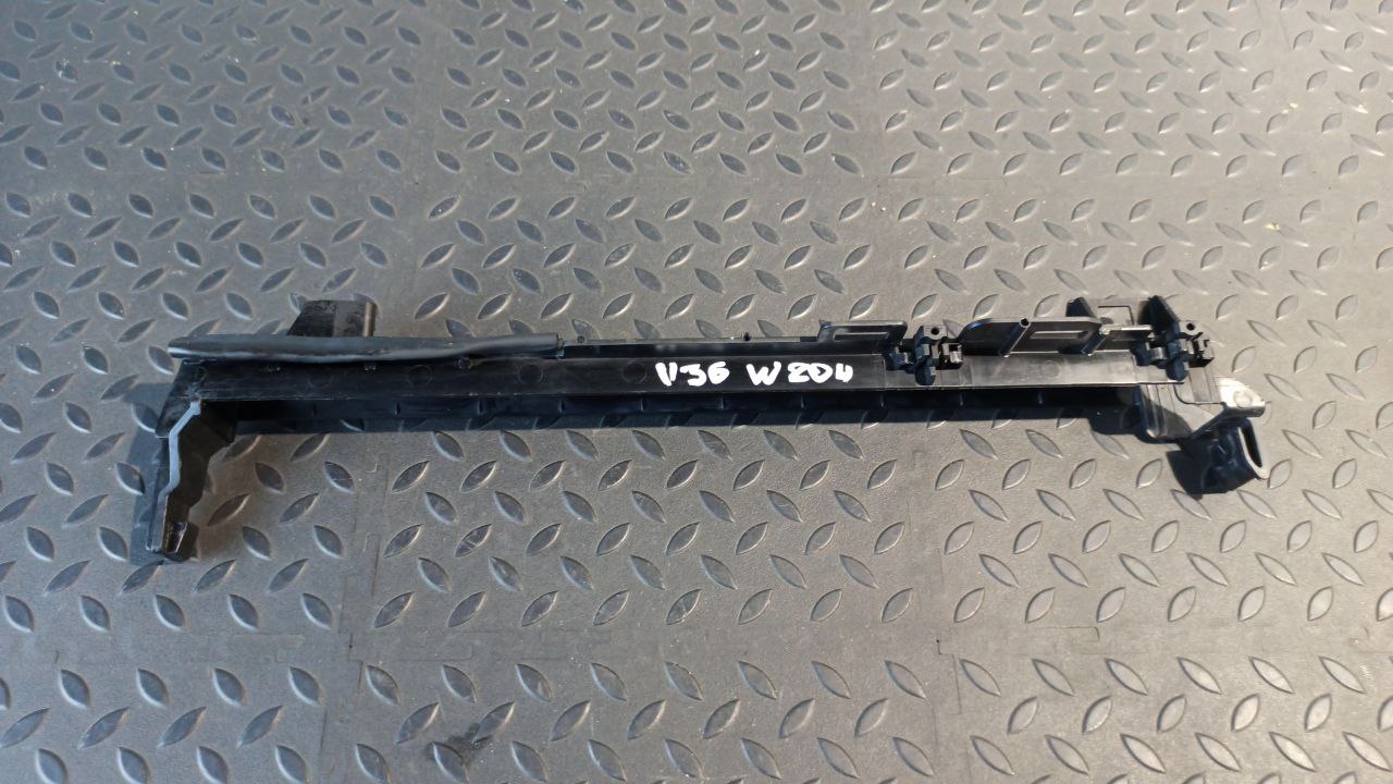 Кронштейн радиатора правый Mercedes C/W204 2006-2015