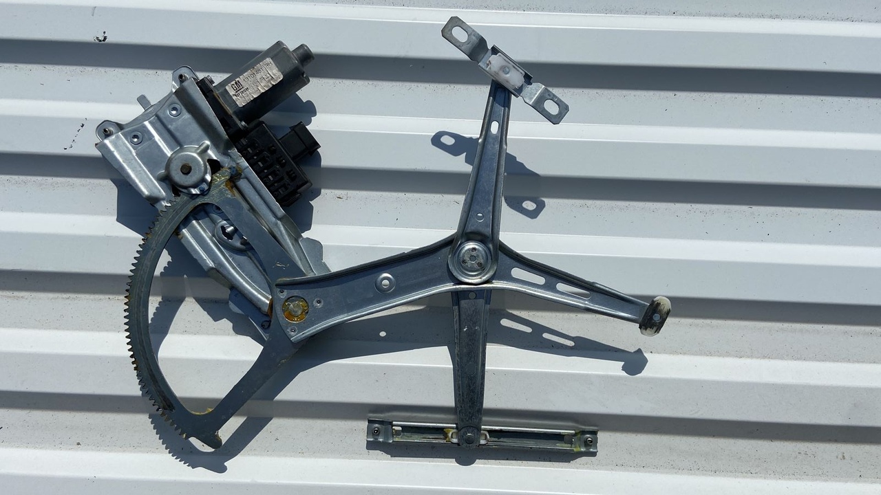 Стеклоподъемник передний правый Opel Astra/H 2004-2014