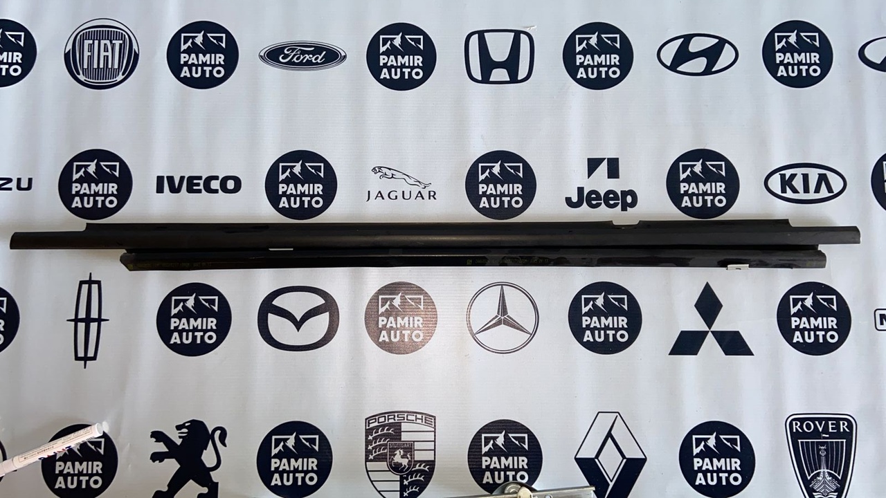 Уплотнитель двери задний левый Opel Astra/H 2004-2014