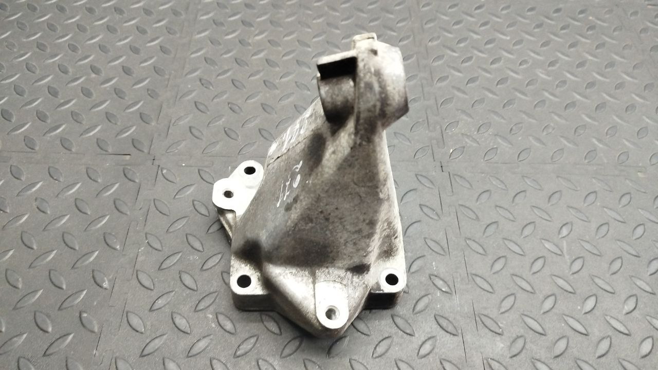 Кронштейн двигателя Mercedes C/W203 2000-2008