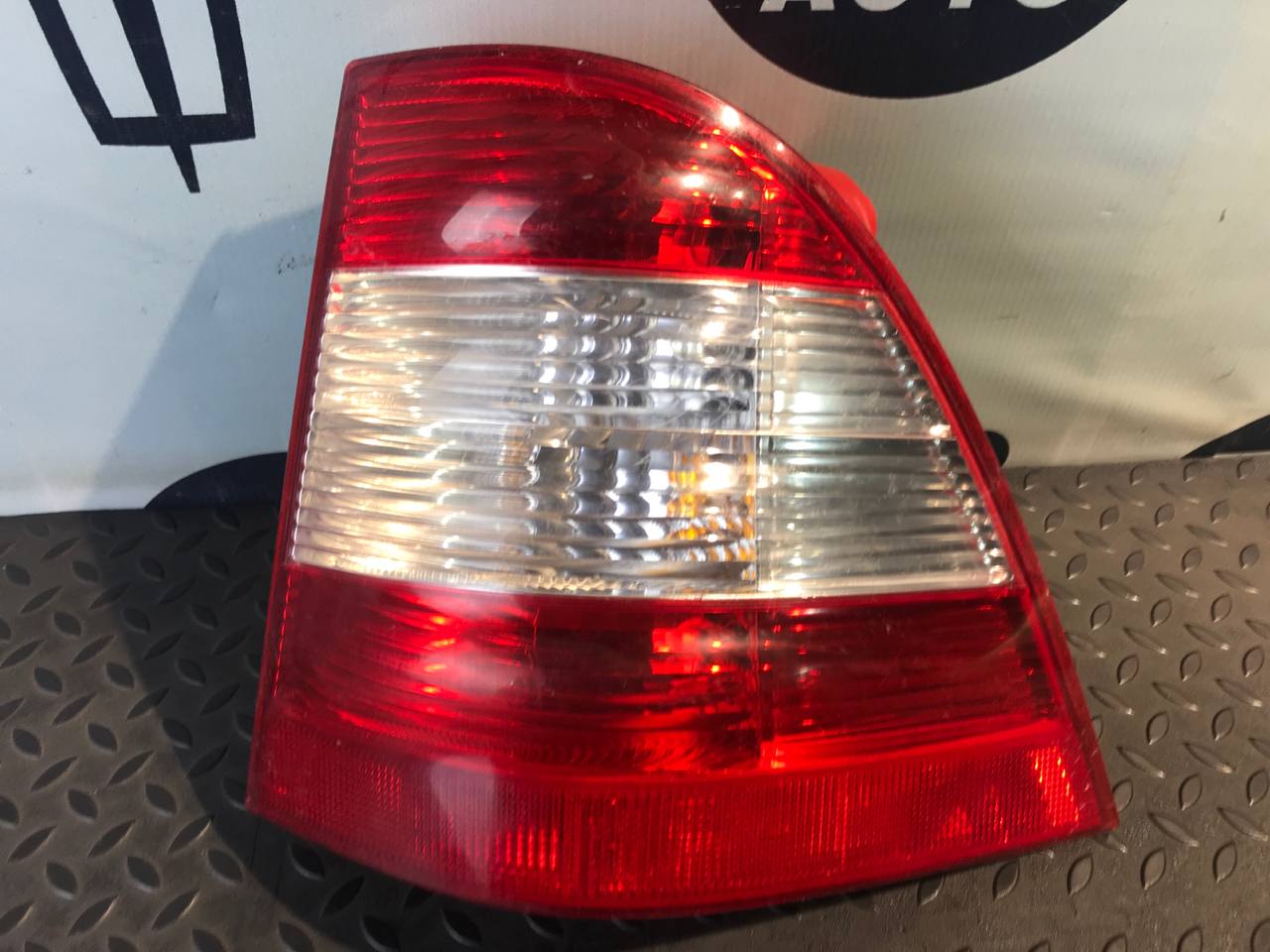 Фонарь задний правый Mercedes M/W163 1997-2005