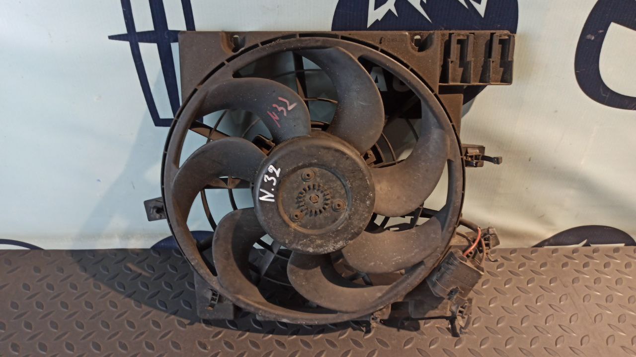 Вентилятор радиатора кондиционера Opel Zafira/B 2005-2014