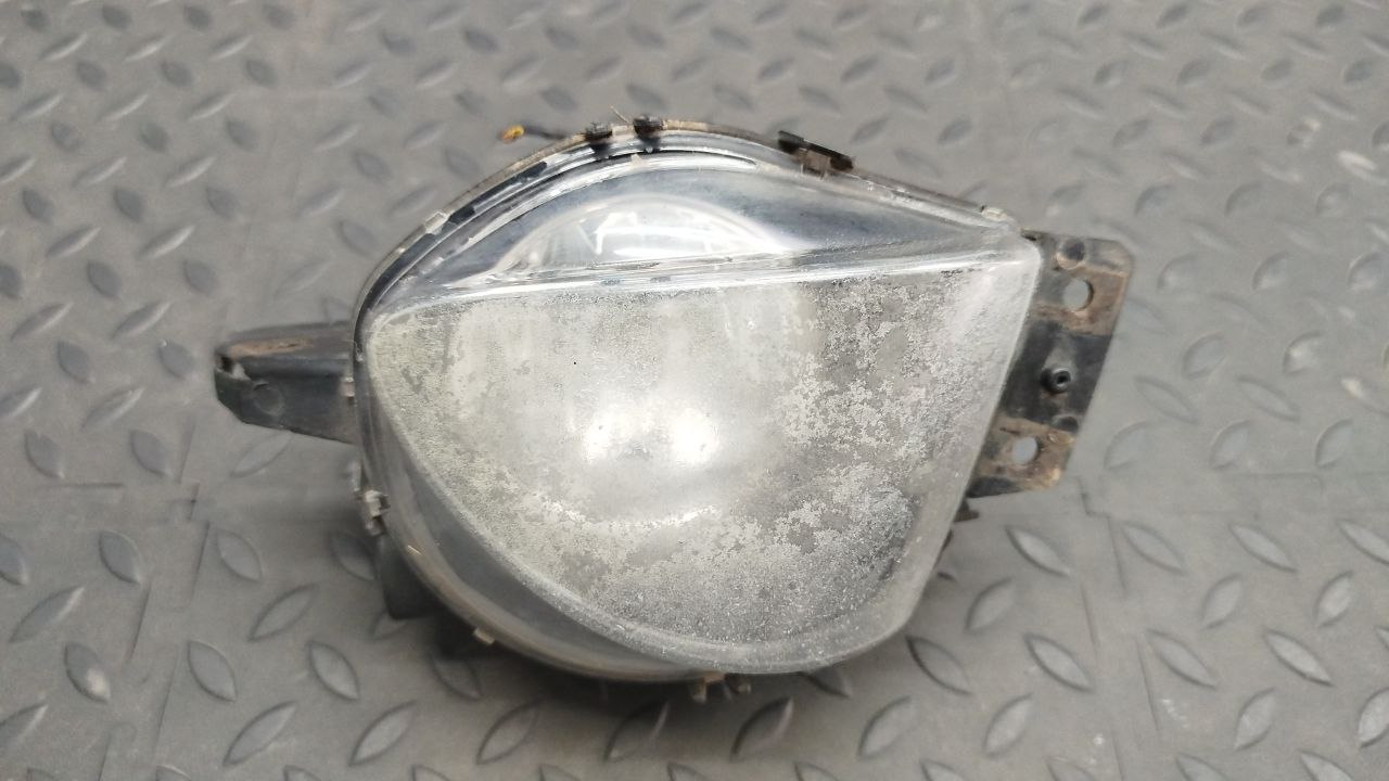 Фара противотуманная левая BMW 3/E90 2004-2013