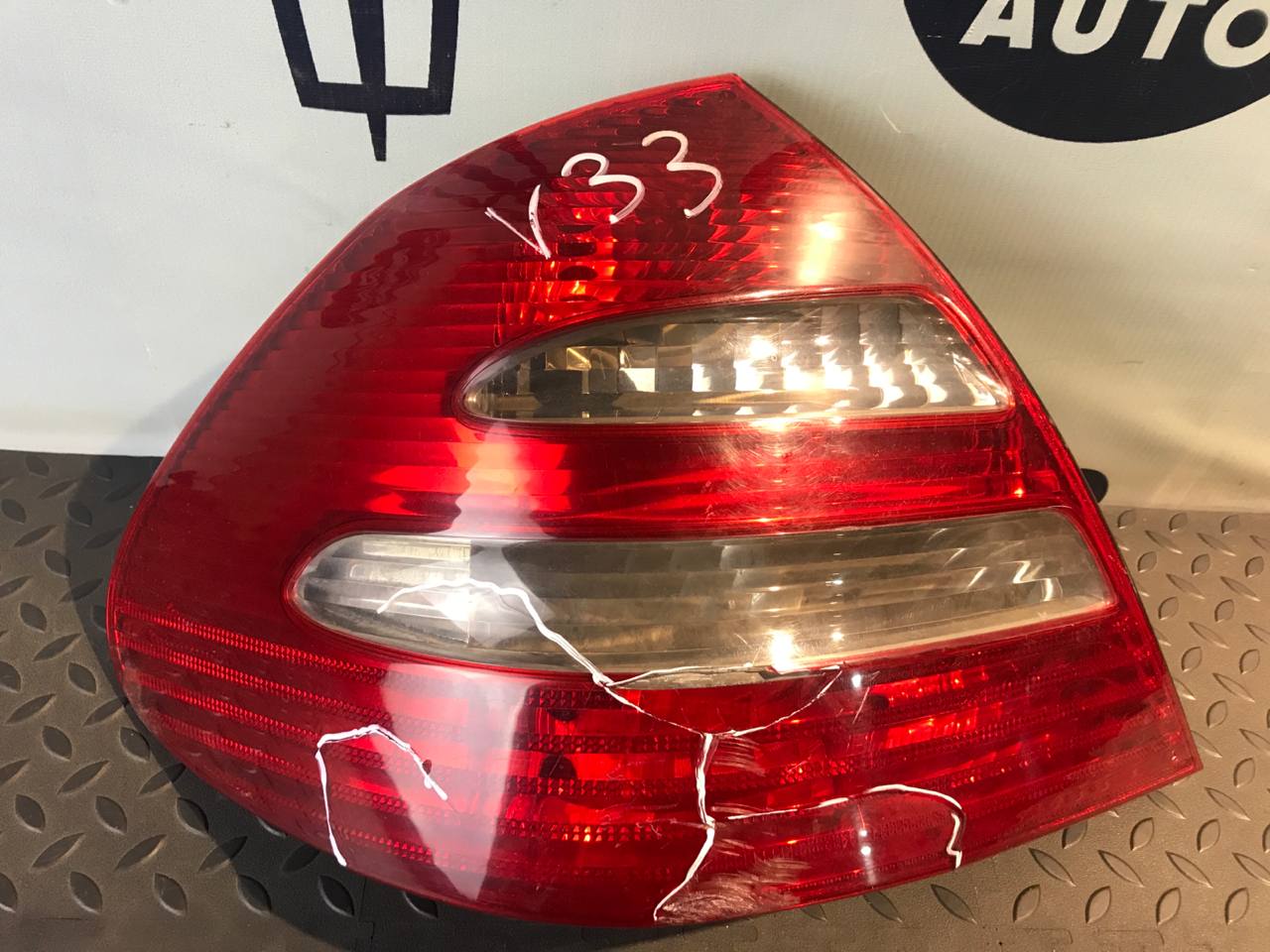 Фонарь задний левый Mercedes E/W211 2002-2009