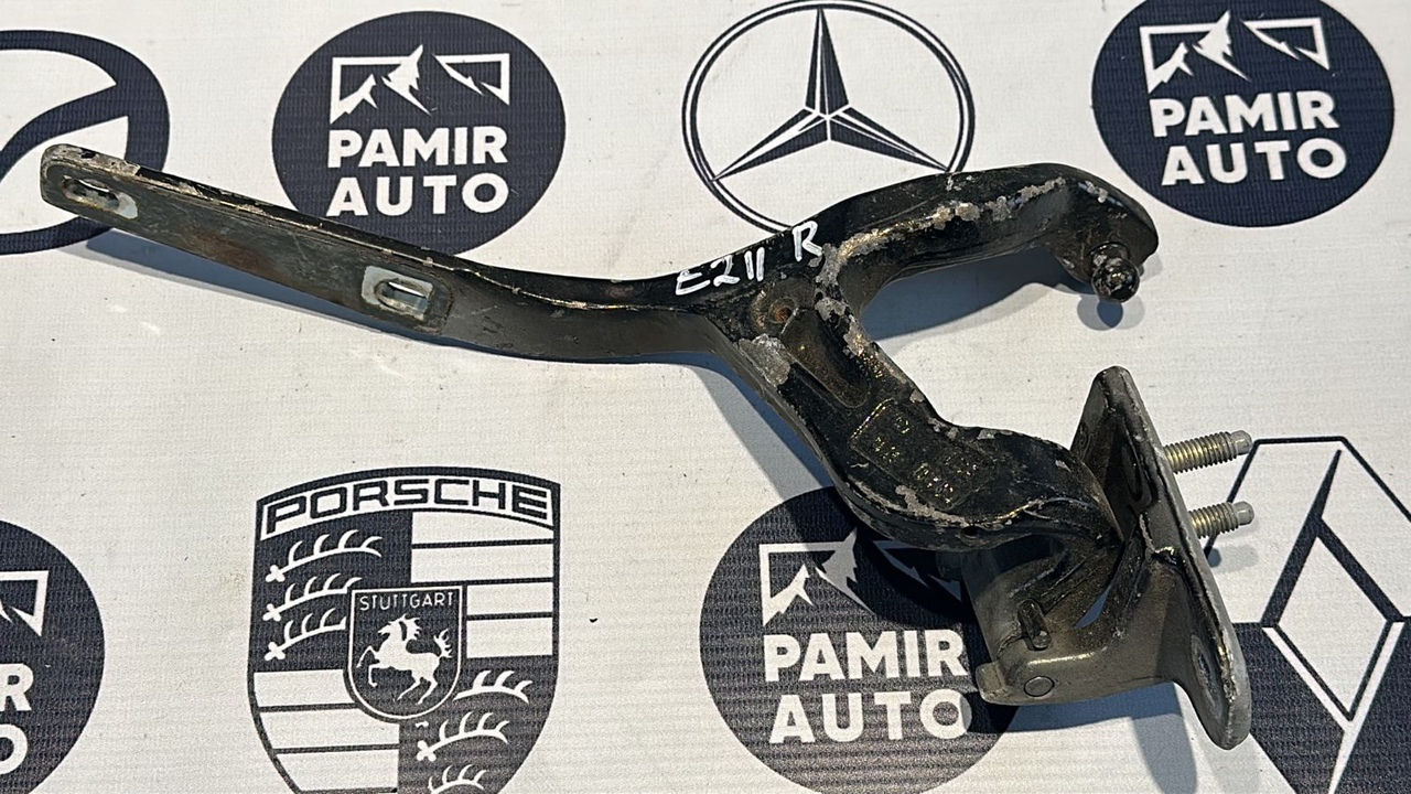 Петля двери багажника правая Mercedes E/W211 2002-2009