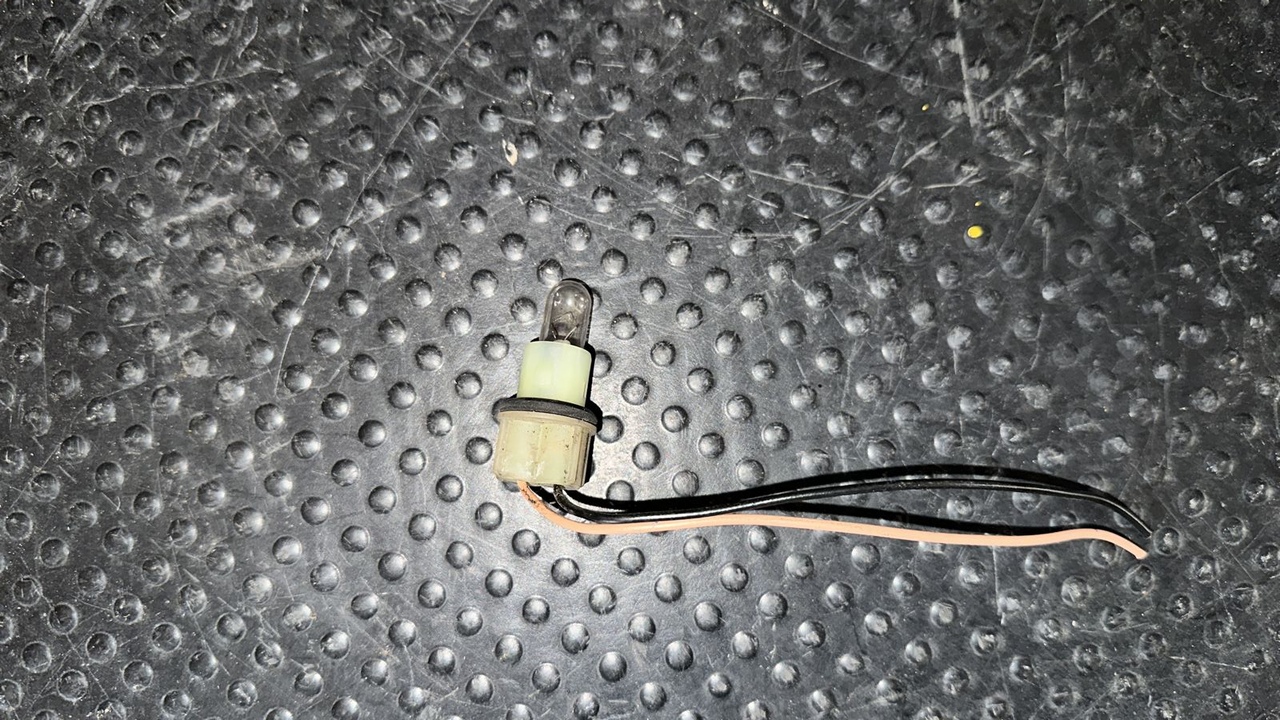 Патрон лампы указателя поворота Opel Astra/H 2004-2014