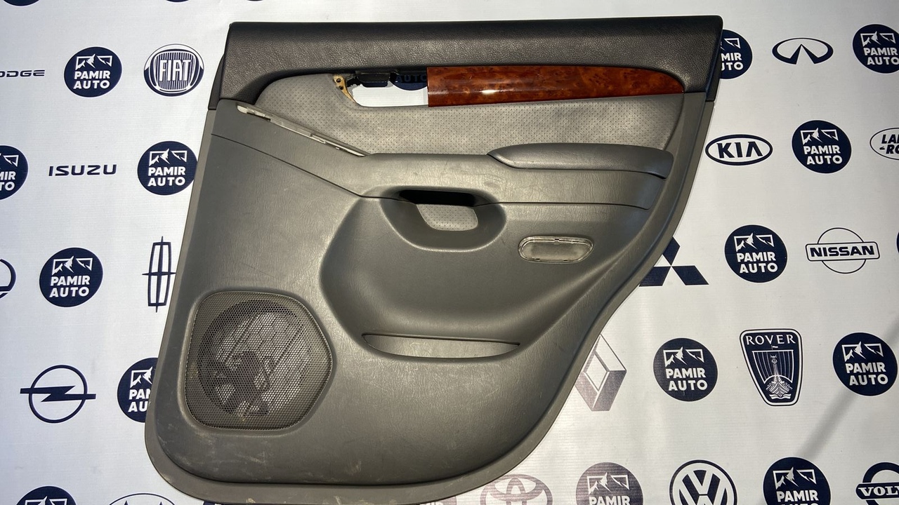 Обшивка двери задняя правая Toyota Land Cruiser Prado/120 2002-2009