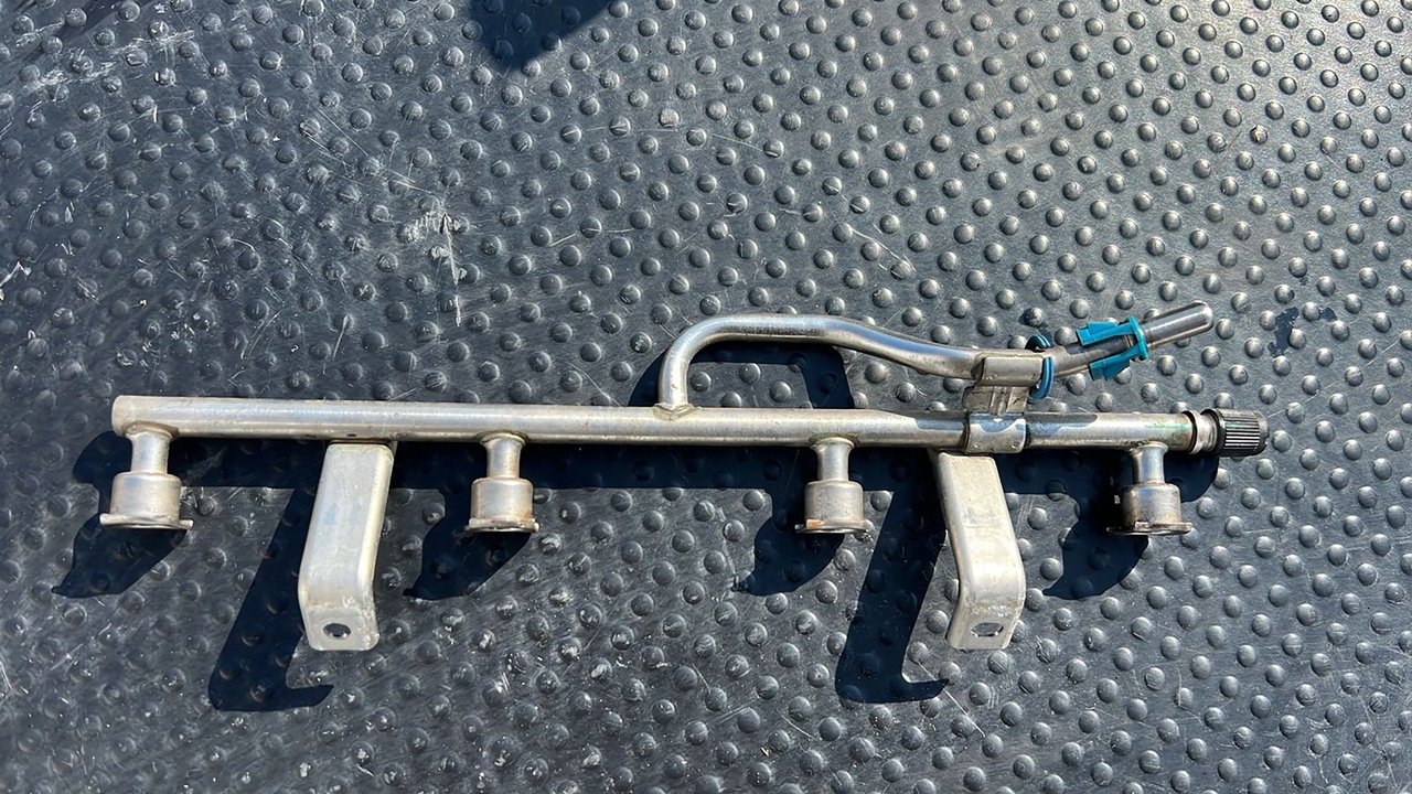 Рампа топливная Opel Astra/H 2004-2014