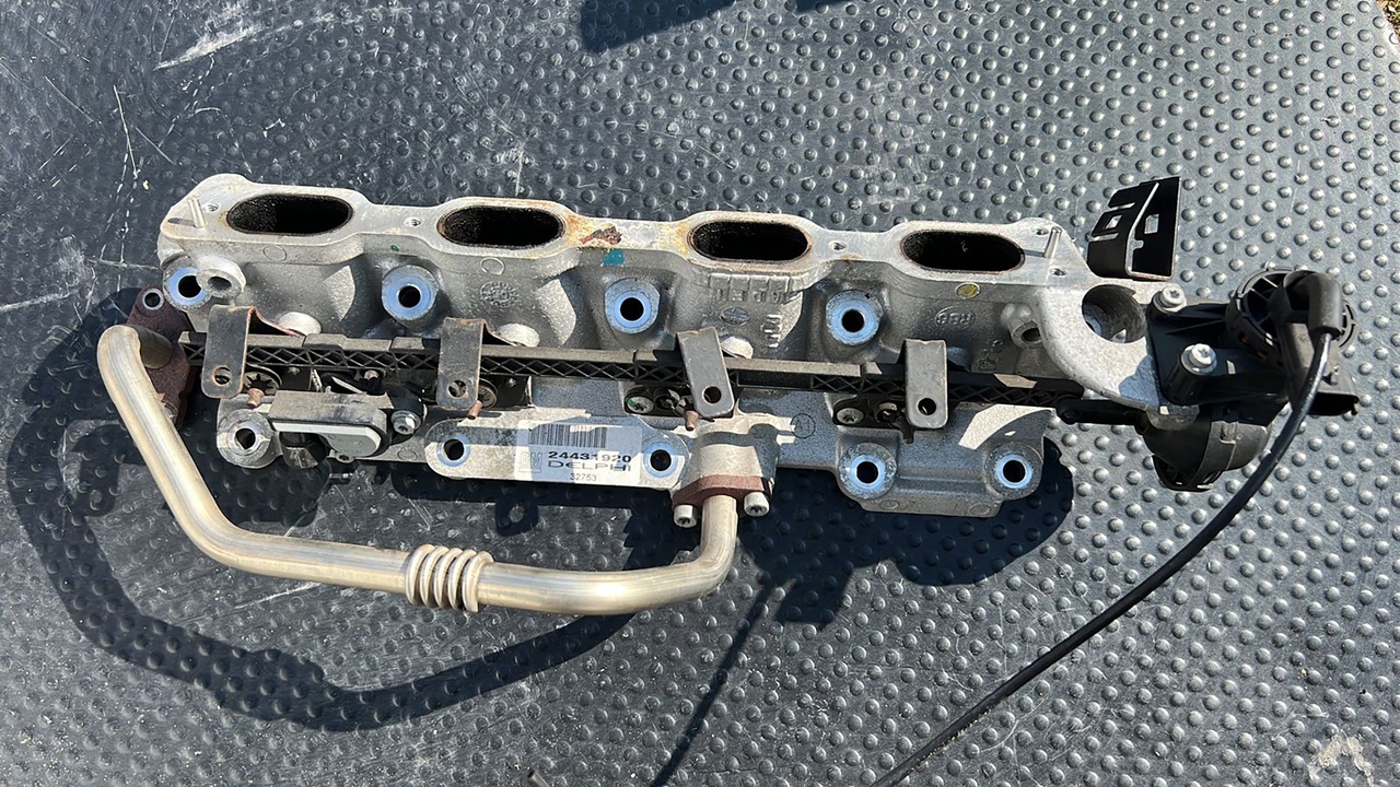 Коллектор впускной Opel Astra/H 2004-2014