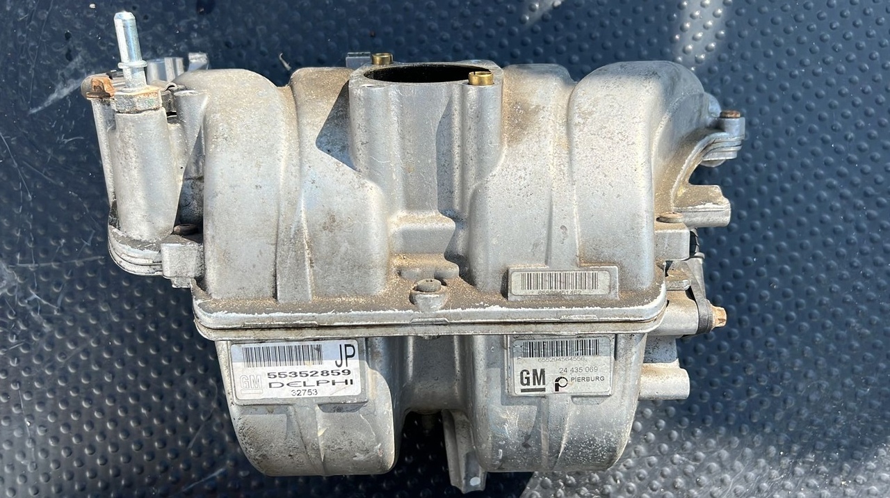 Коллектор впускной Opel Astra/H 2004-2014