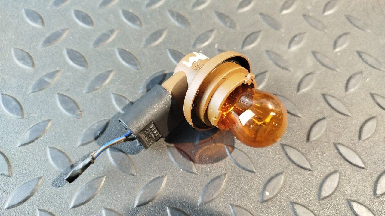 Патрон лампы указателя поворота BMW 3/E46 1998-2007