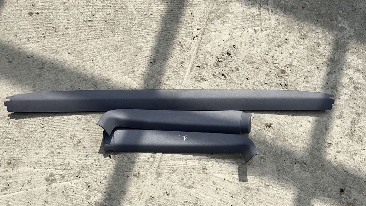 Обшивка двери багажника Mercedes Vito/W638 1996-2003