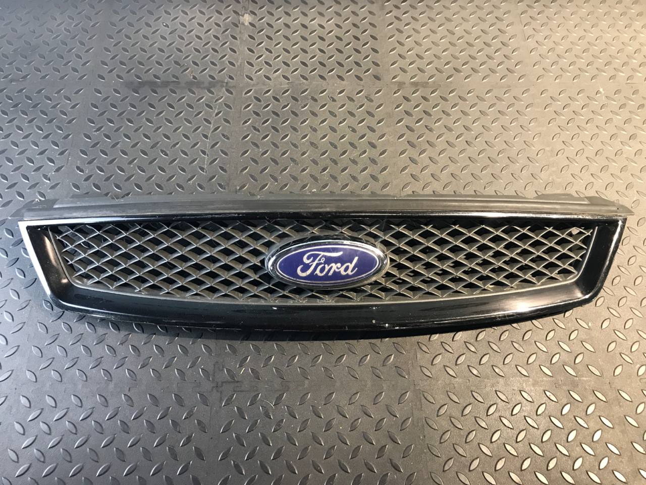 Решетка радиатора Ford Focus/2 2004-2011