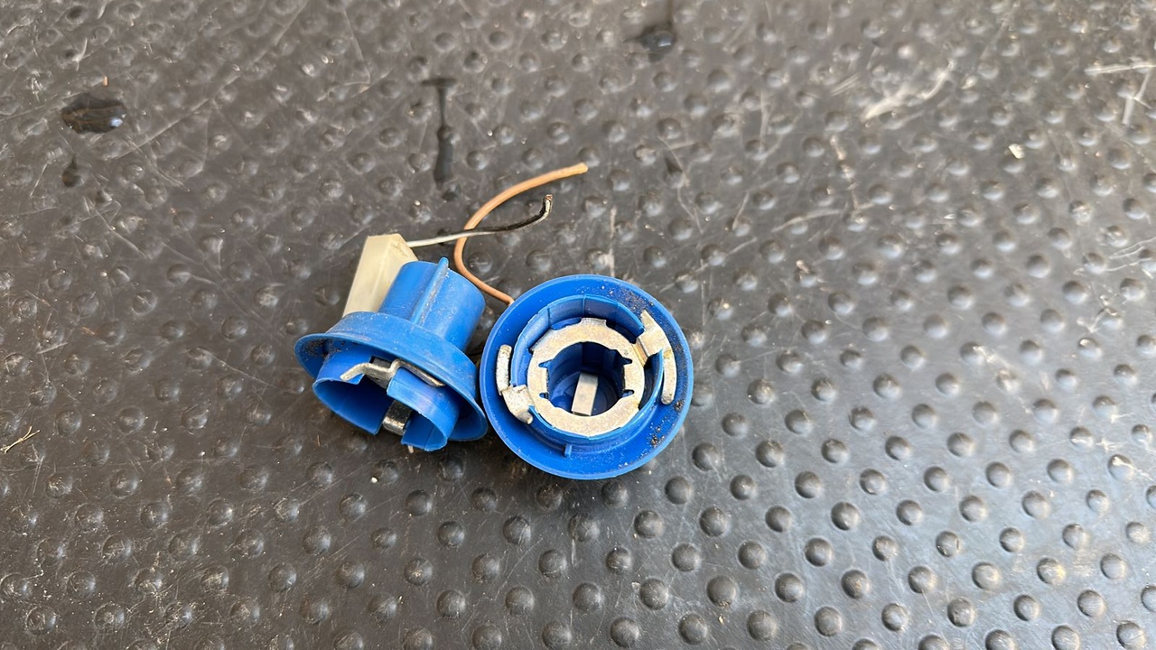 Патрон лампы указателя поворота Mercedes Vito/W638 1996-2003