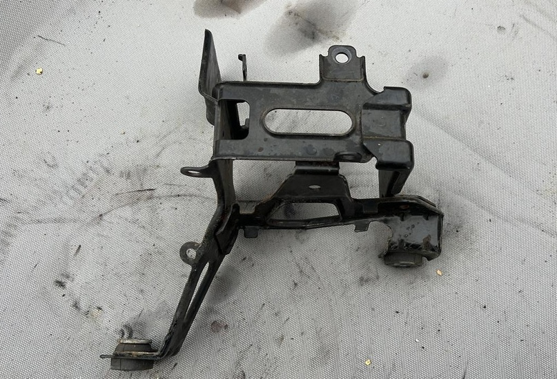 Кронштейн блока ABS Opel Astra/H 2004-2014