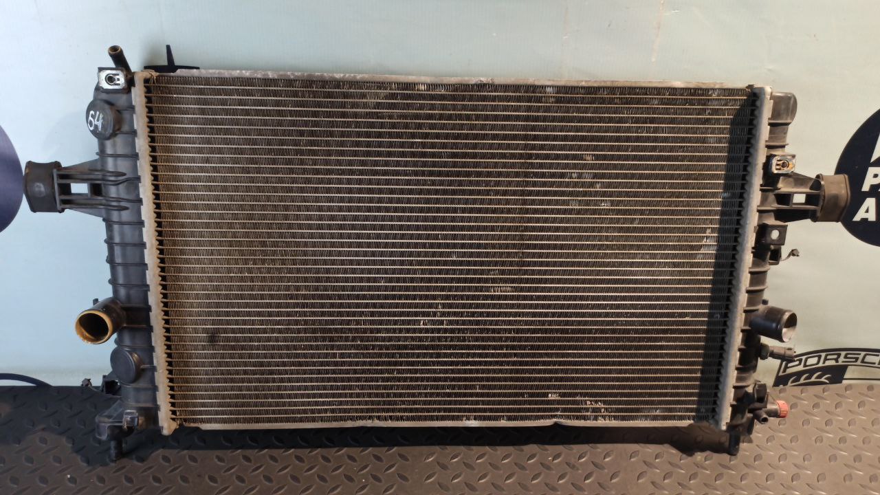 Радиатор ОЖ Opel Astra/H 2004-2014