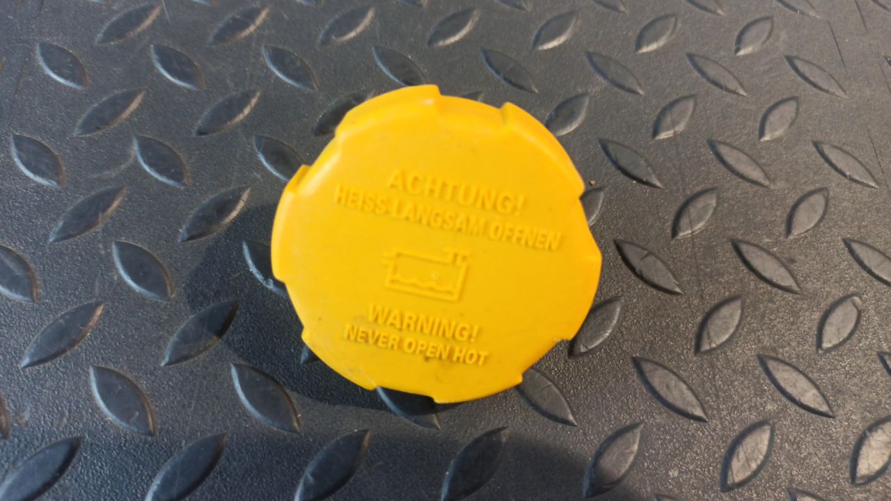 Крышка расширительного бачка Opel Signum 2003-2008