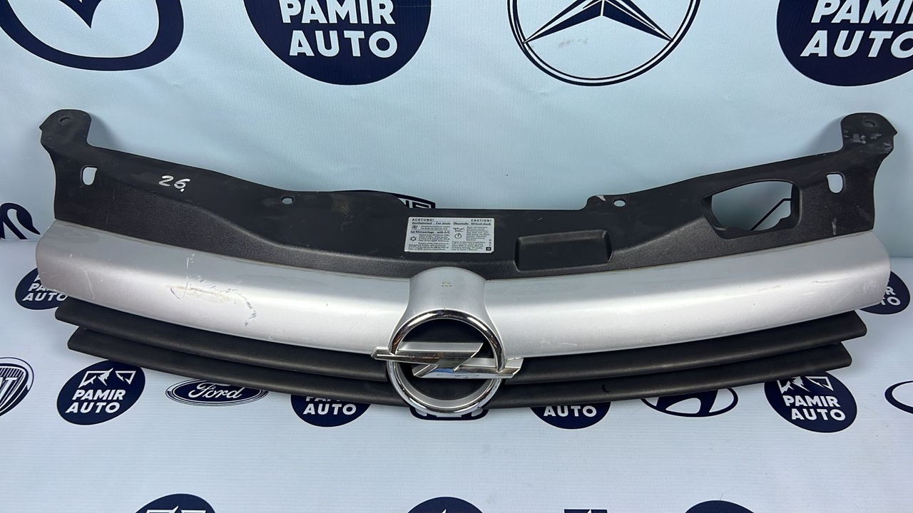 Решетка радиатора Opel Astra/H 2004-2014