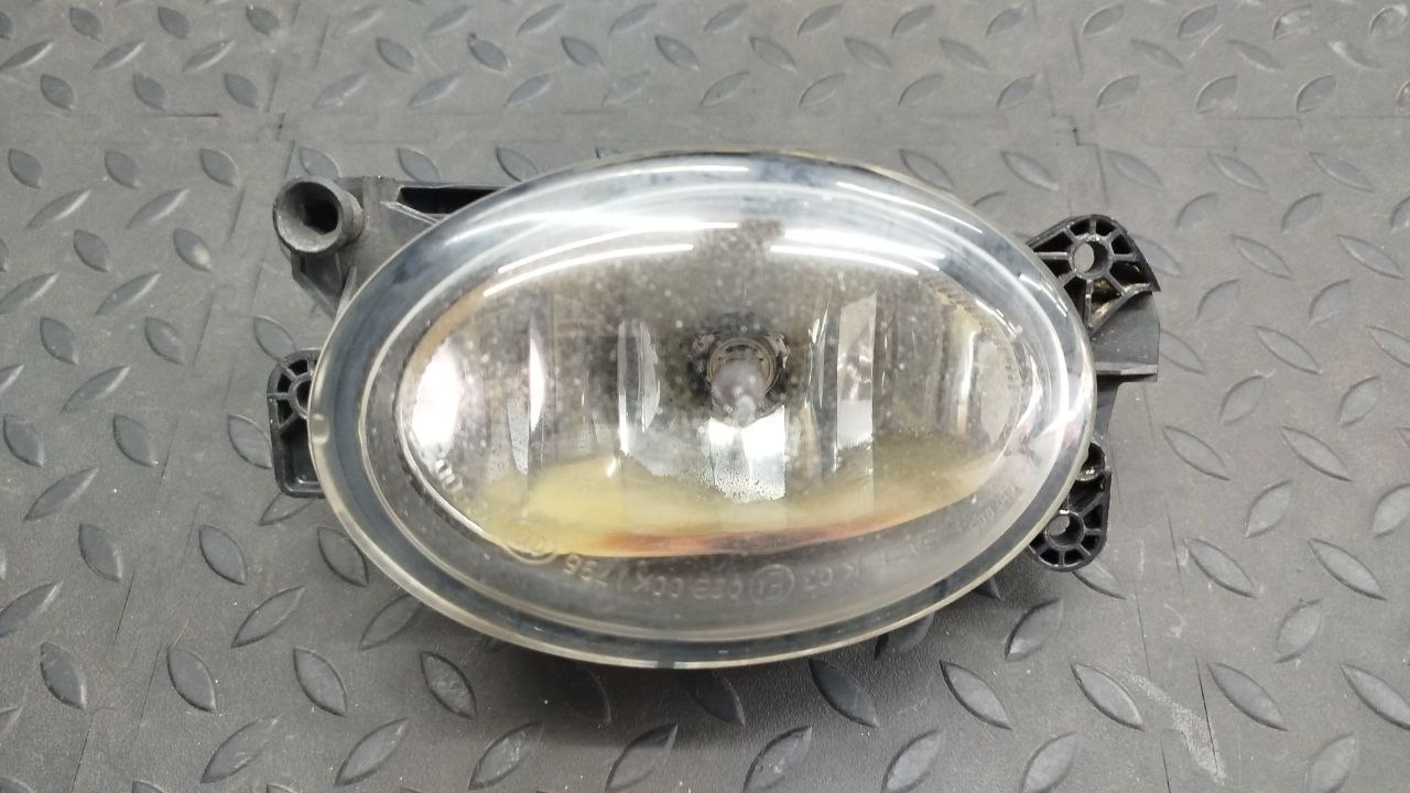 Фара противотуманная правая Mercedes E/W211 2002-2009