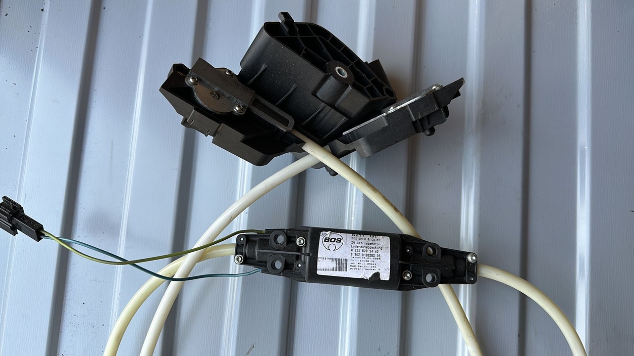 Механизм шторки багажника Mercedes E/W211 2002-2009