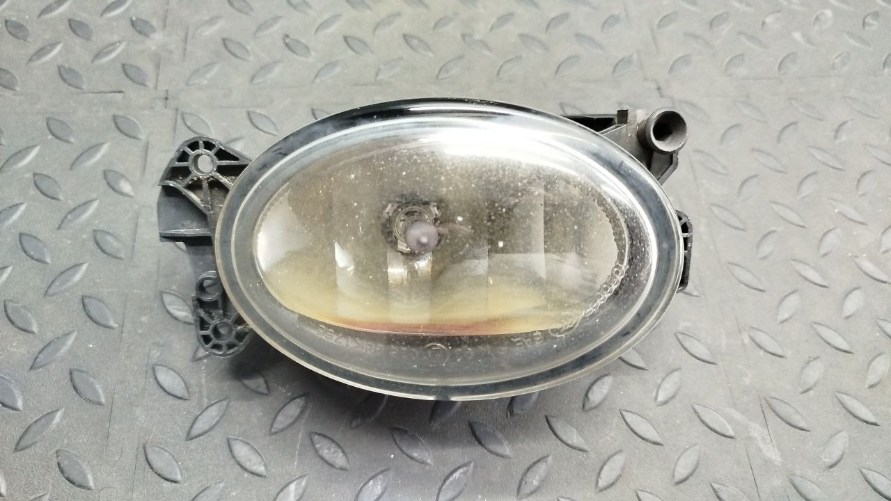 Фара противотуманная левая Mercedes E/W211 2002-2009