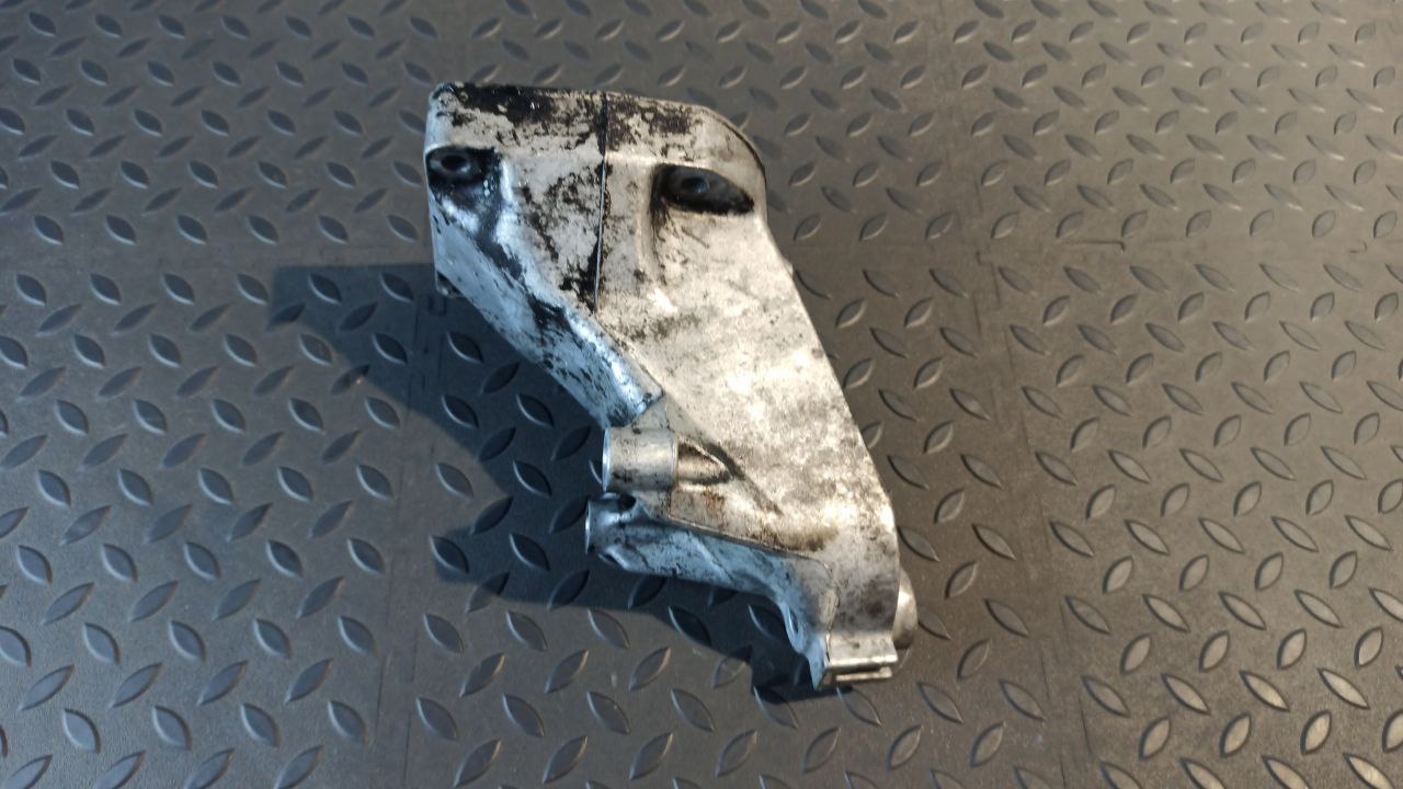 Кронштейн двигателя Mercedes C/W203 2000-2008