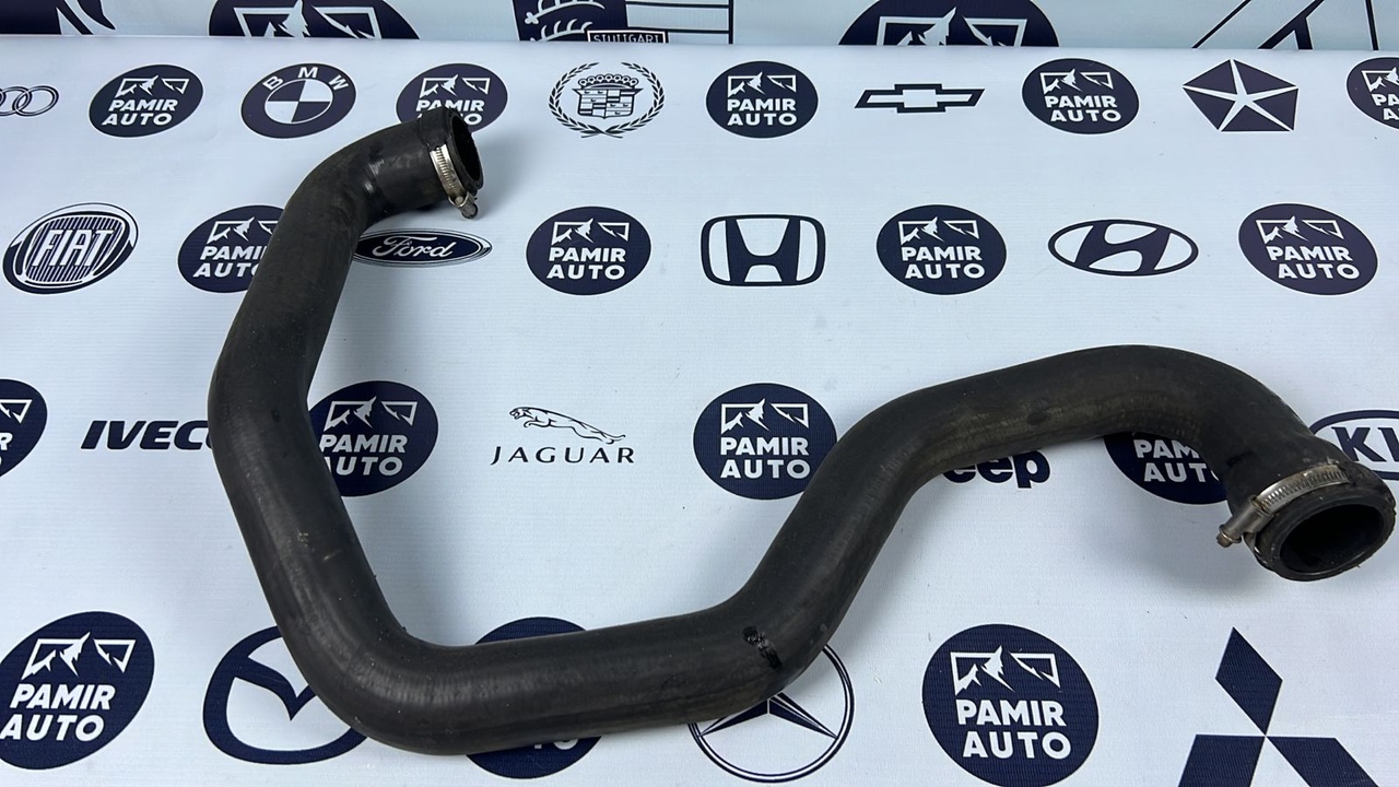 Патрубок интеркулера Opel Vivaro/A 2001-2014