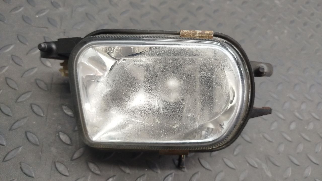 Фара противотуманная левая Mercedes C/W203 2000-2008