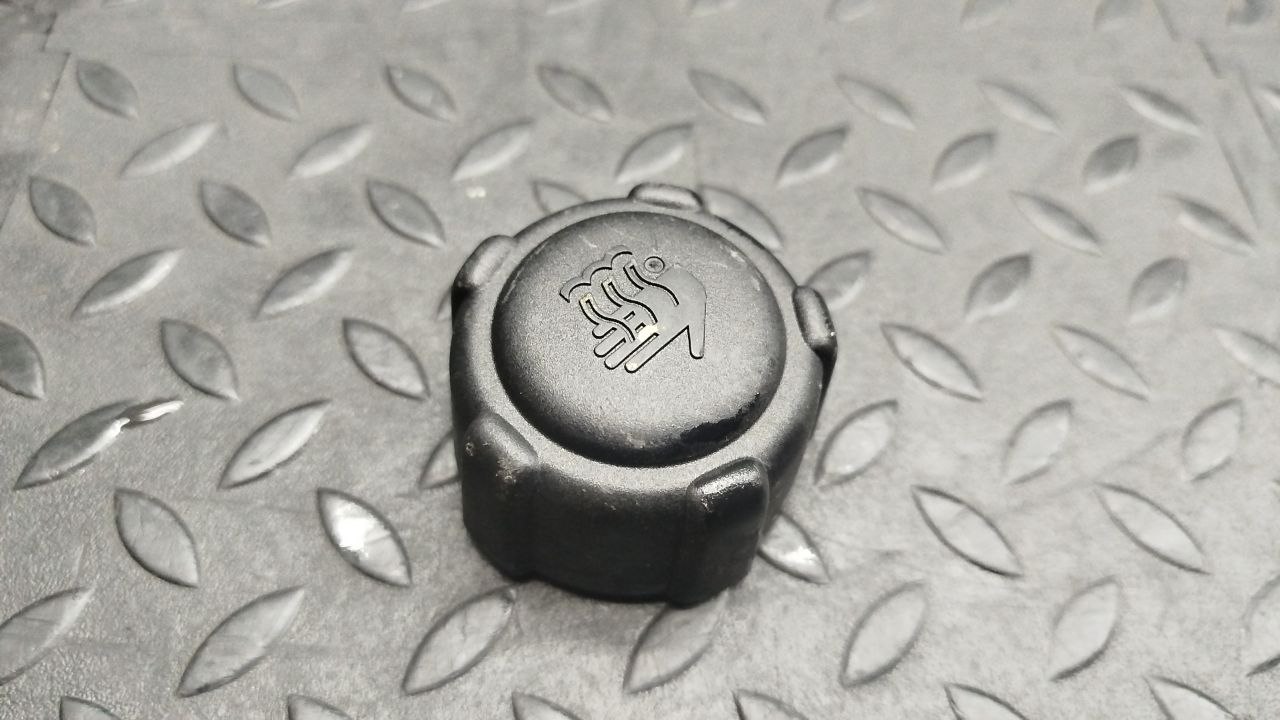 Крышка расширительного бачка Renault Scenic/2 2003-2009