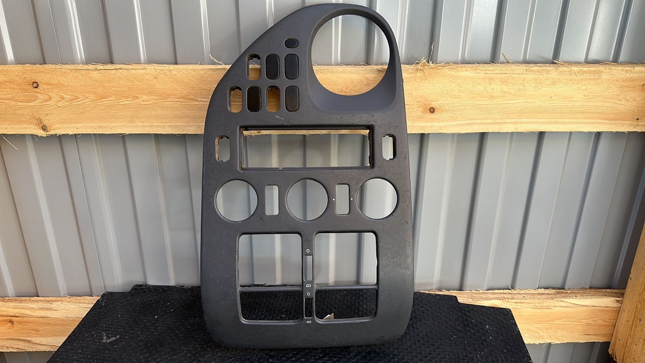 Накладка на торпедо Mercedes Vito/W638 1996-2003