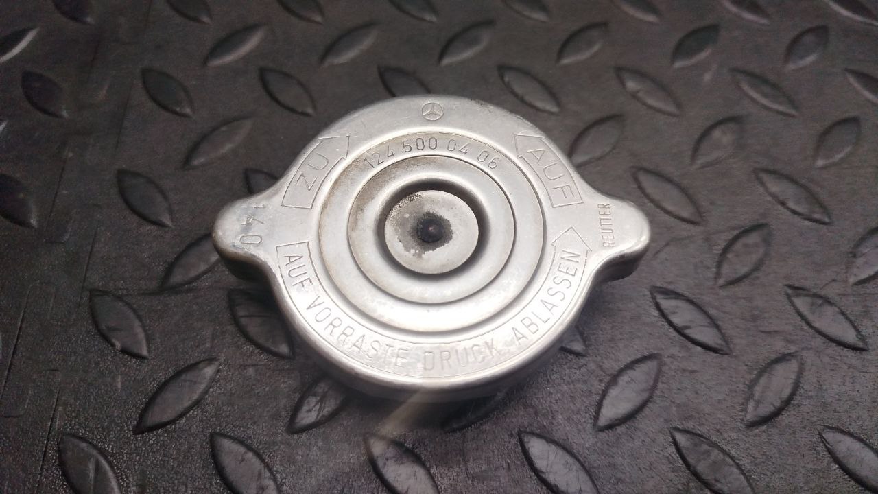 Крышка расширительного бачка Mercedes C/W202 1993-2001