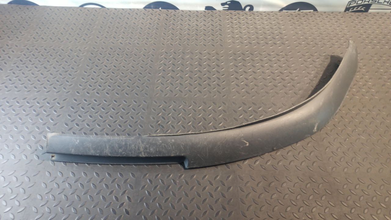 Спойлер бампера (Юбка) правый Toyota Avensis/2 2003-2009