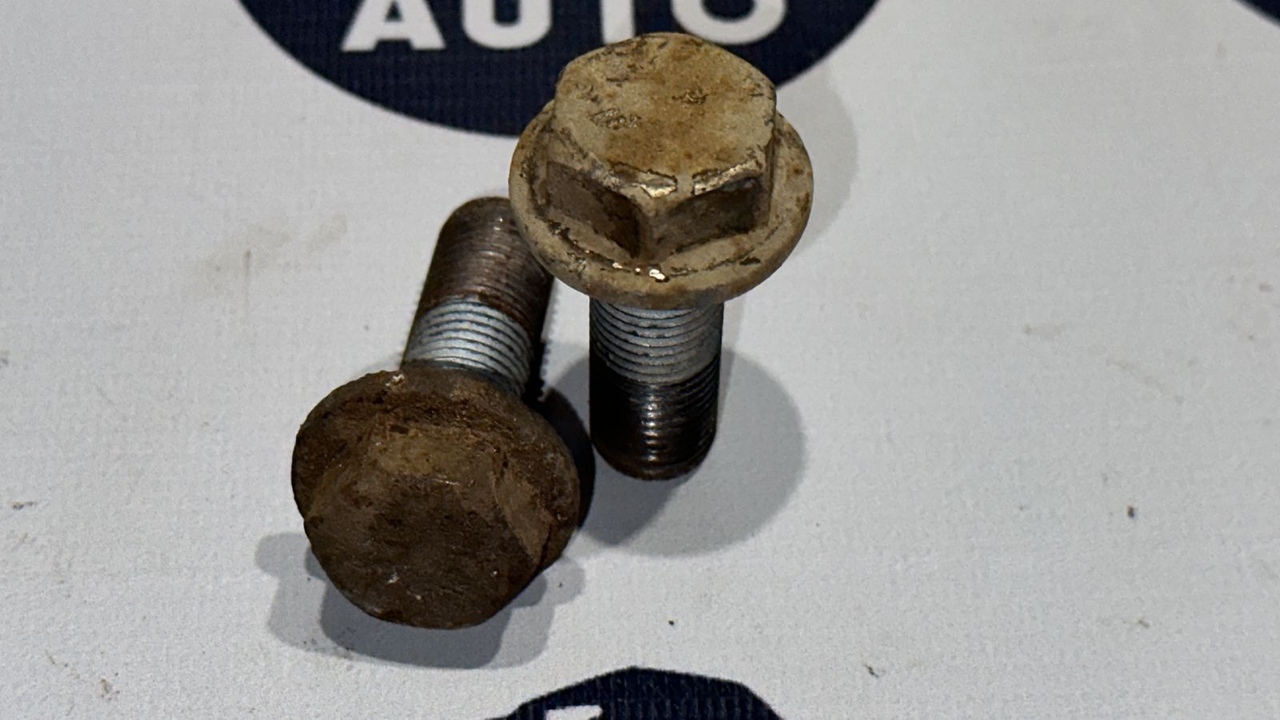 Болт подвески передний Mercedes Vito/W638 1996-2003