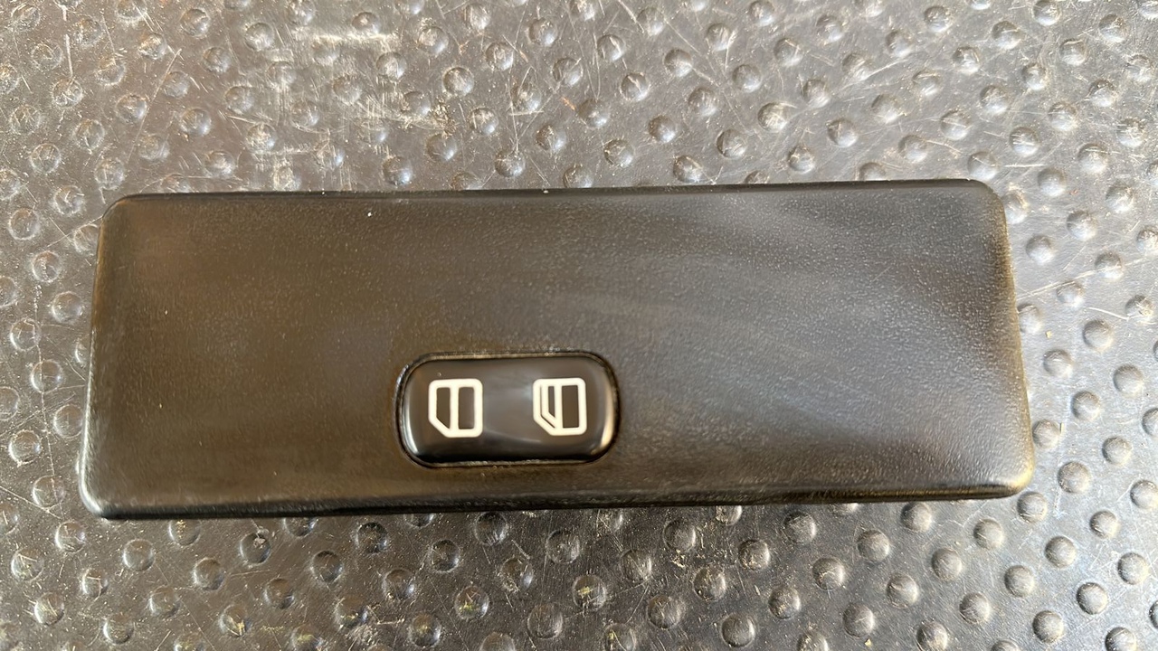 Кнопка стеклоподъемника Mercedes Vito/W638 1996-2003
