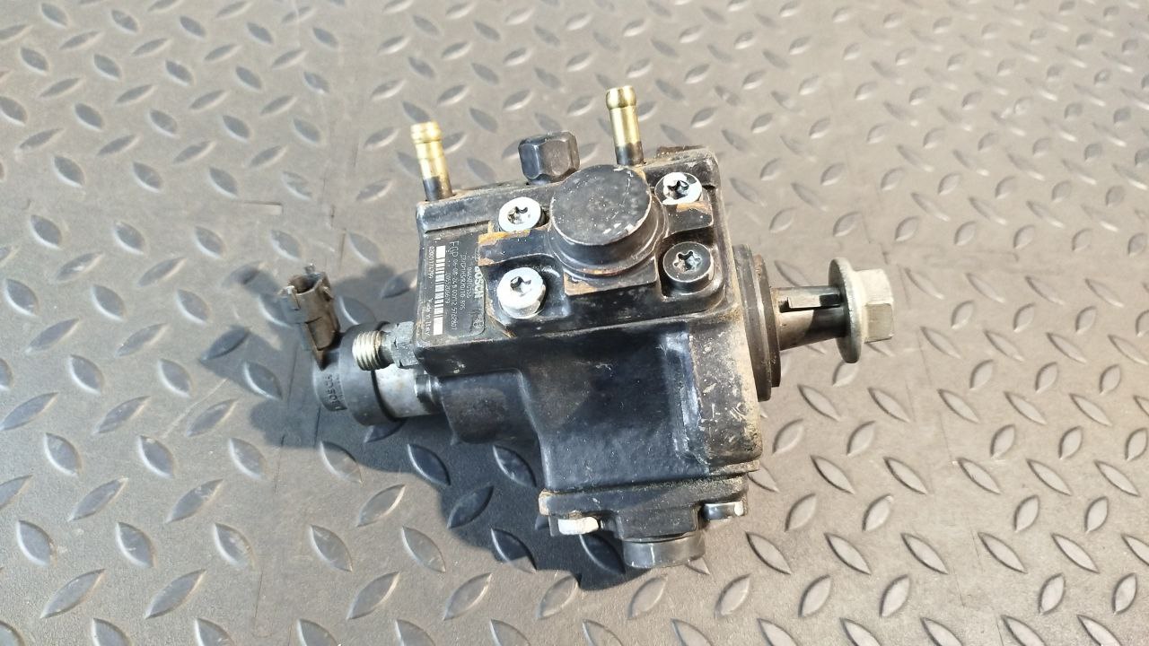 Насос топливный (ТНВД) Opel Zafira/B 2005-2014