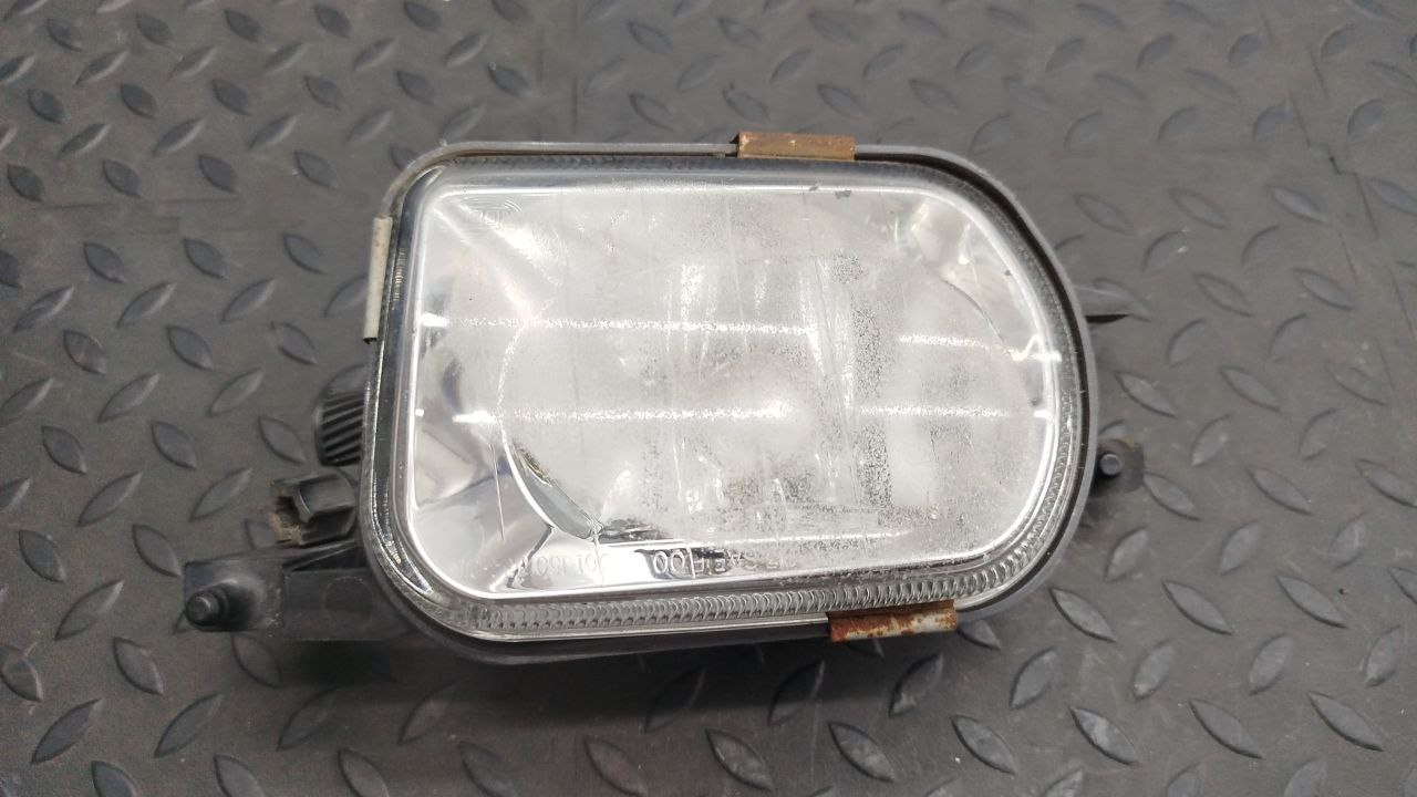 Фара противотуманная правая Mercedes C/W203 2000-2008