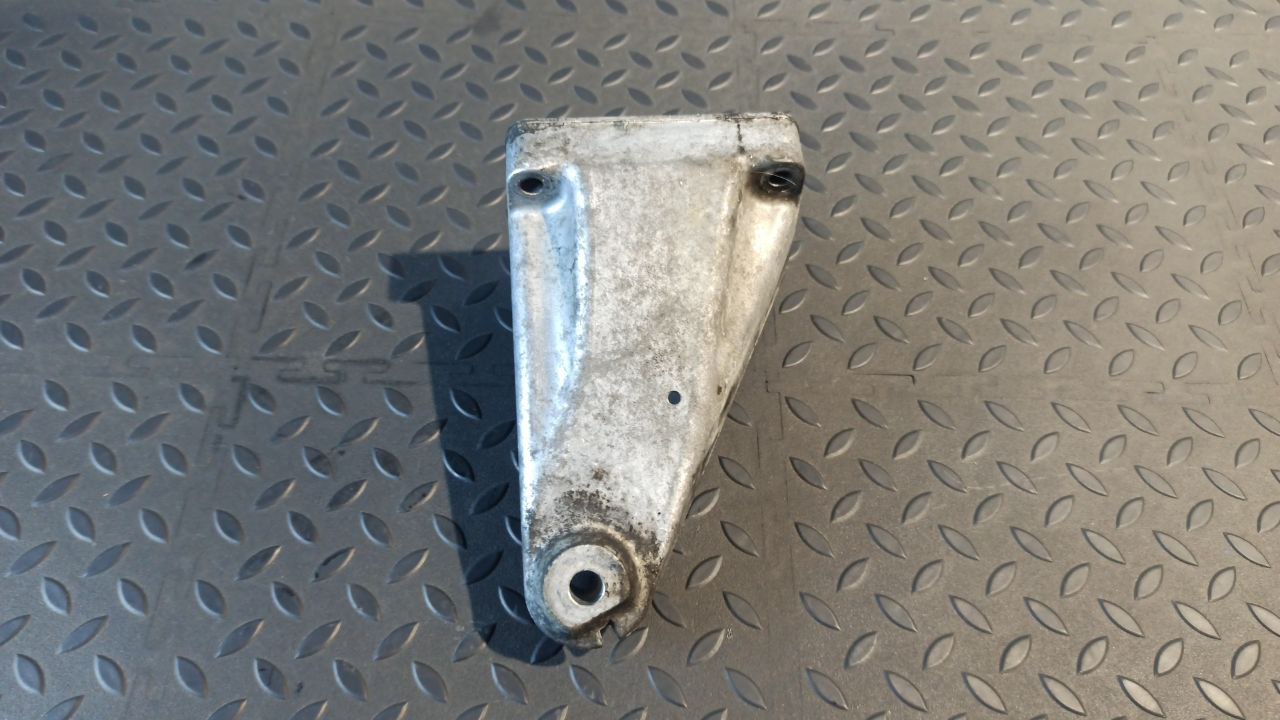 Кронштейн двигателя Mercedes C/W203 2000-2008