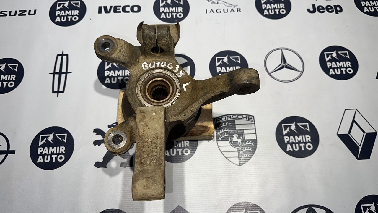 Кулак поворотный передний левый Mercedes Vito/W638 1996-2003