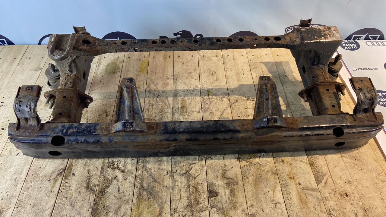 Усилитель бампера передний Toyota Land Cruiser Prado/120 2002-2009