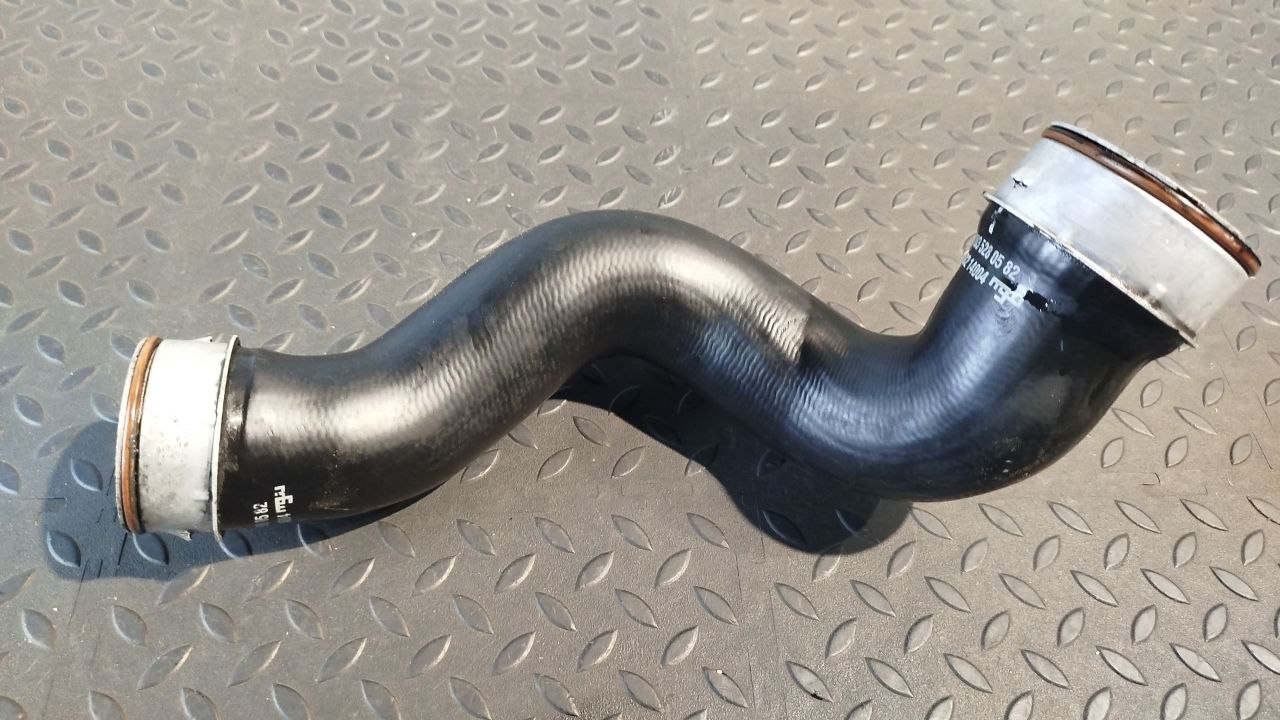 Патрубок интеркулера Mercedes C/W203 2000-2008