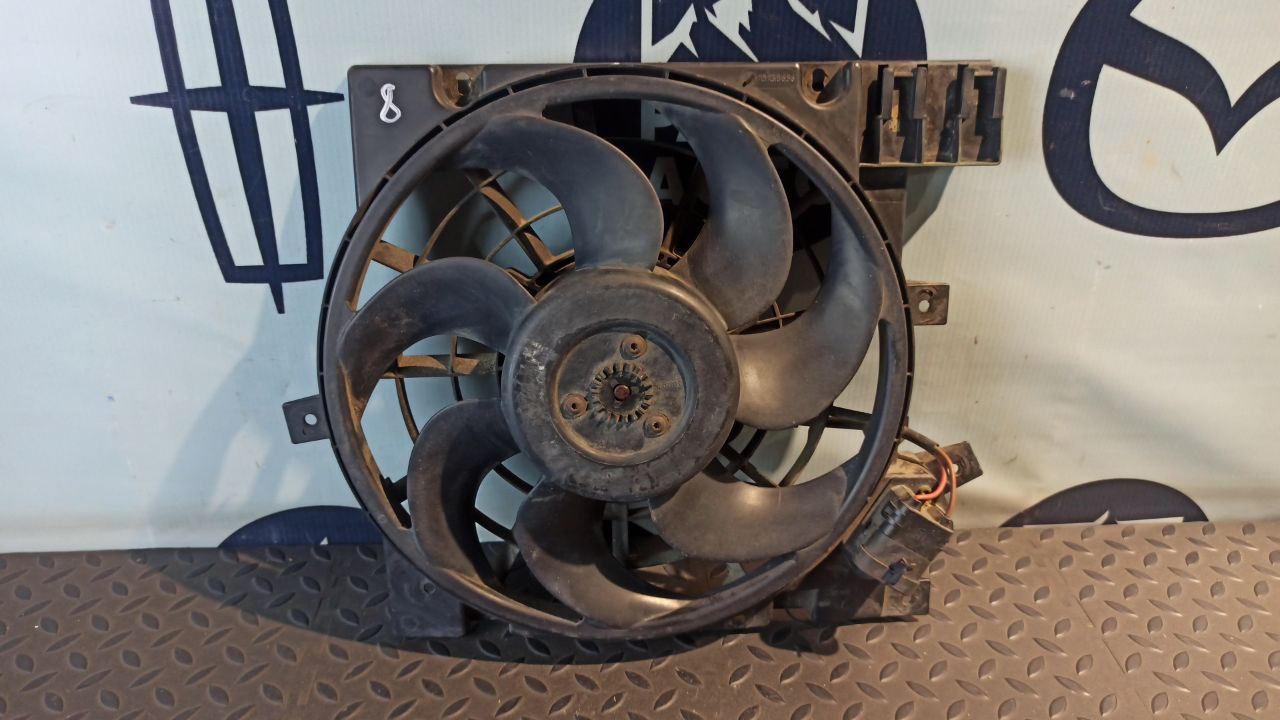 Вентилятор радиатора кондиционера Opel Zafira/B 2005-2014