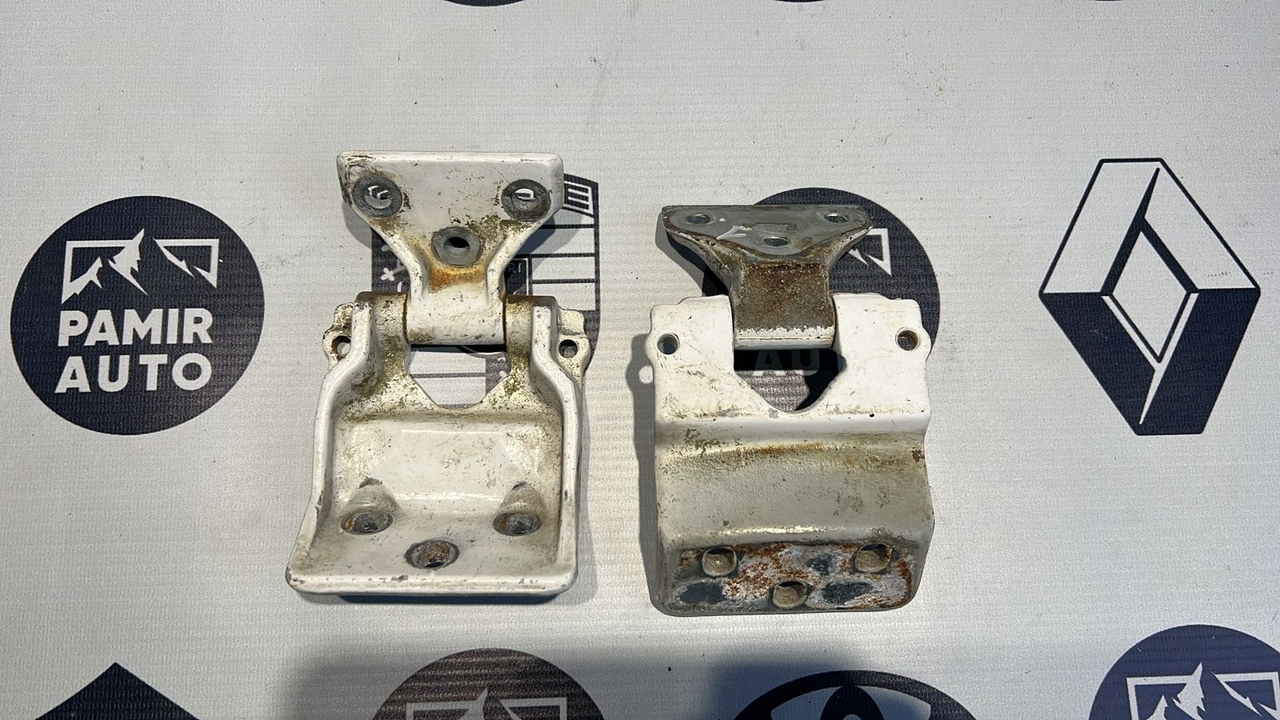 Петля двери багажника Mercedes Vito/W638 1996-2003