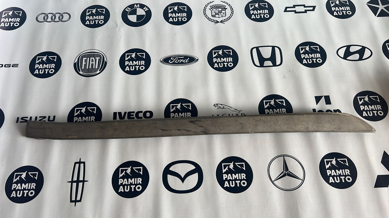 Молдинг лобового стекла левый Mercedes Vito/W638 1996-2003