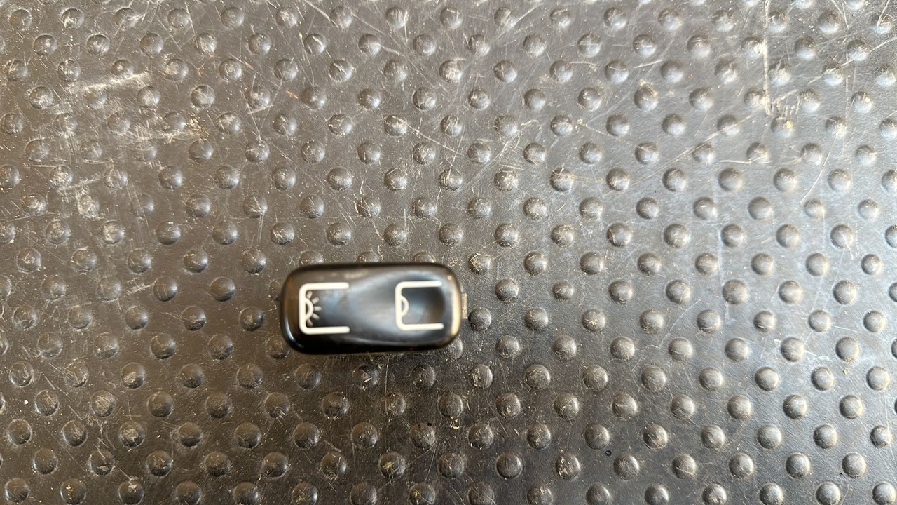 Кнопка включения света в салоне Mercedes Vito/W638 1996-2003