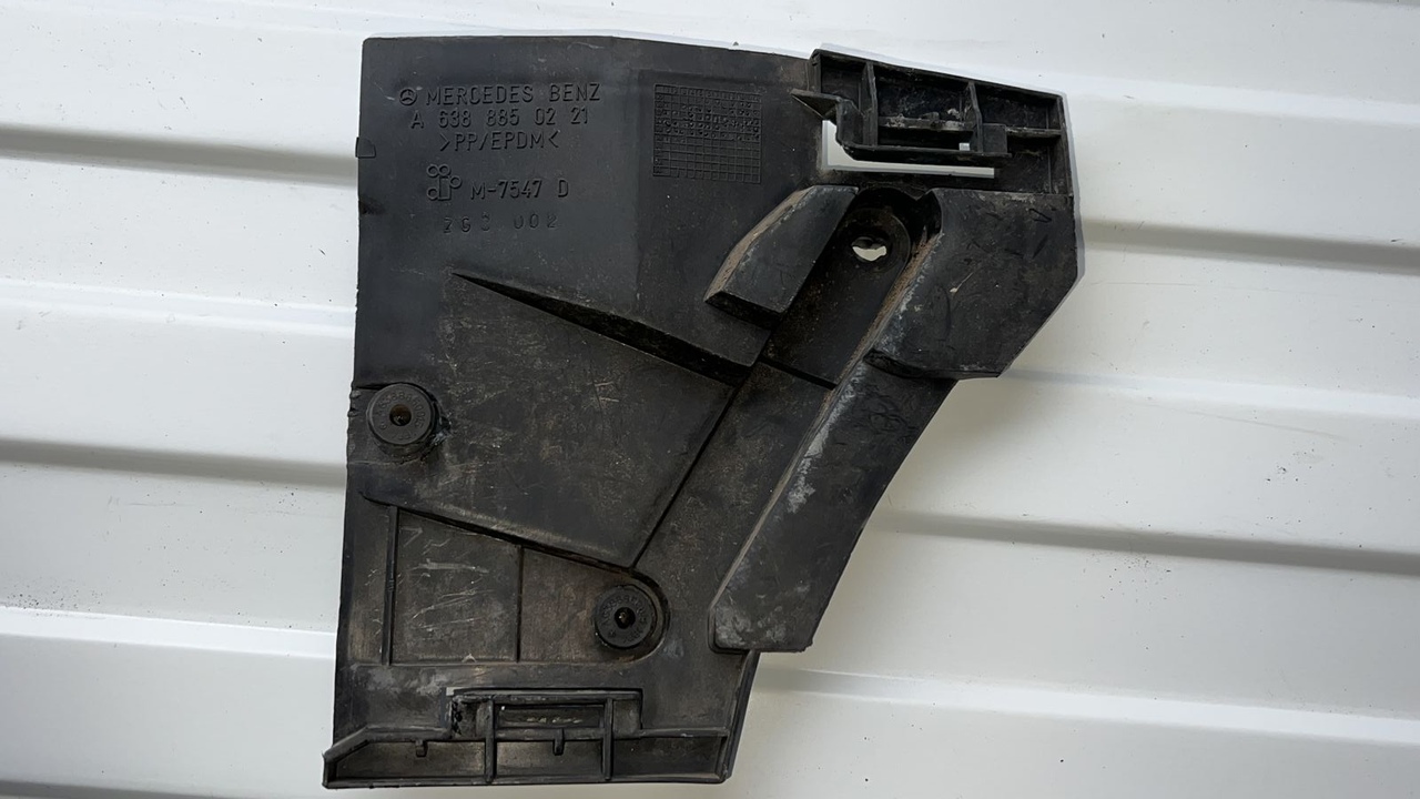 Кронштейн бампера задний правый Mercedes Vito/W638 1996-2003