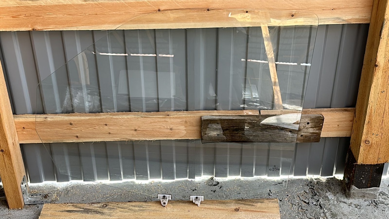 Стекло двери переднее левое Mercedes Vito/W638 1996-2003