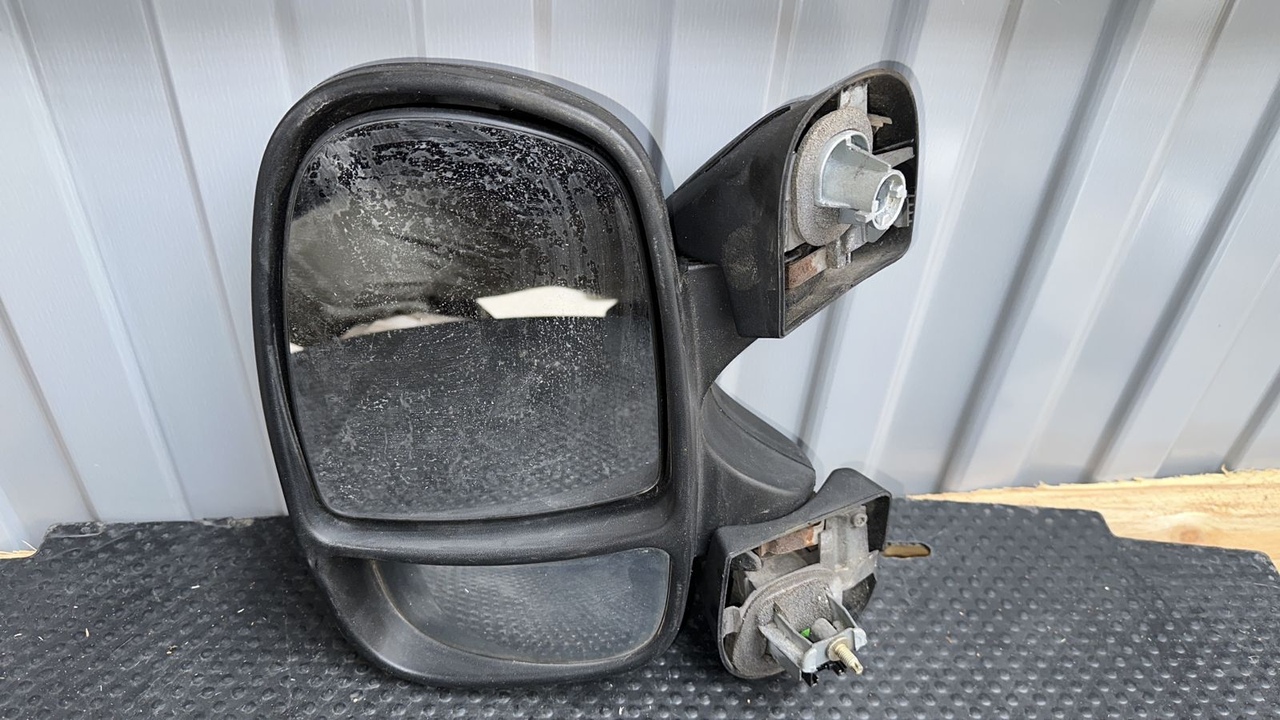 Зеркало левое Opel Vivaro/A 2001-2014