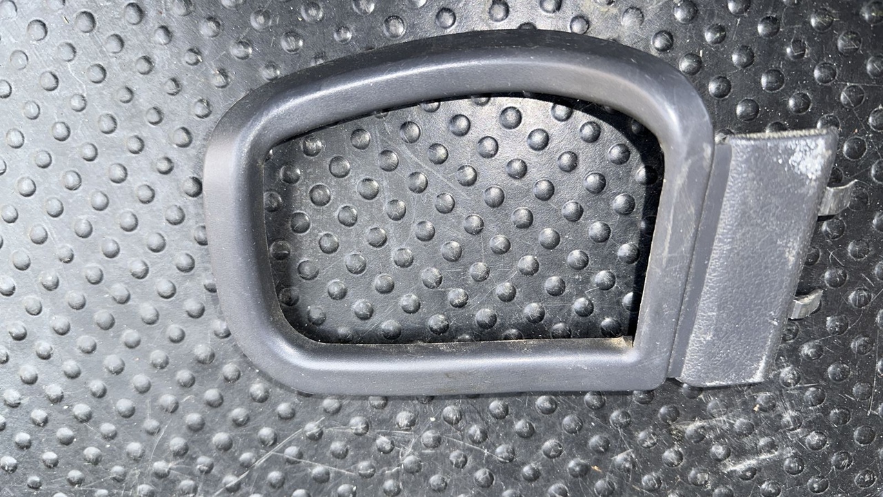 Накладка ручки двери передняя правая Mercedes Vito/W638 1996-2003