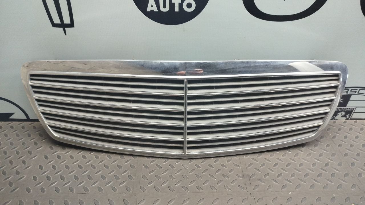 Решетка радиатора Mercedes E/W211 2002-2009